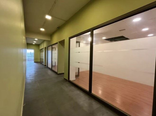 Propiedad Comercial En Metro Rodizzni 3450 M2