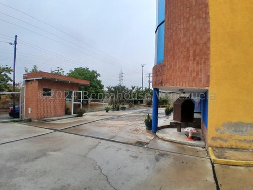 Galpón Venta Cerca Av. Henry Ford Con Departamento, Con Apartamento Residencial Oficina, Mezzanina , Facil Acceso Para Gandolas Valencia Carabobo Leida Falcon Lf24-17900