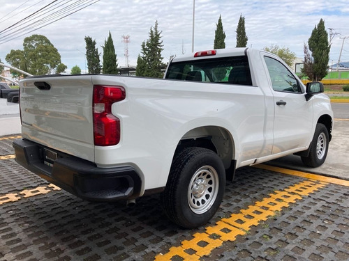 Imagen 8 de 12 de Chevrolet Silverado Reg Cab 2020