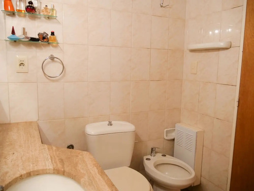 Precioso Apartamento En Excelente Zona De Malvin. Vista Al Mar Conterraza Al Frente. Liv Com, 3 Dorm. 2 Baños, Garage, Cocina Con Estar Integrado Gym, Piscina, Barbacoa, Vig 24hs