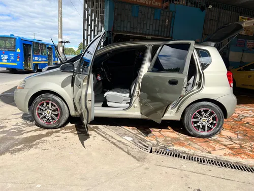 Chevrolet Aveo 1.4 Five