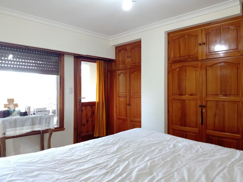 Imagen 19 de 30 de Casa En Venta En Barrio Belgrano. Esquina Sobre Videla.