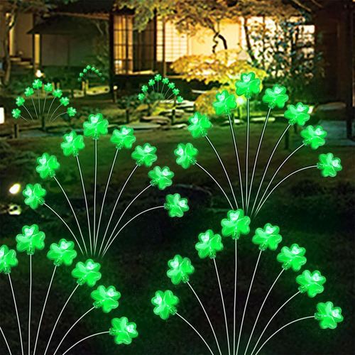 Césped De Tres Hojas Para Festival Irlandés Con Energía Sola