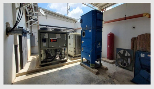 Imagen 7 de 12 de #1545 Galpon De 2620m2, Boleita Norte.
