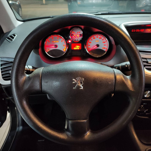 Imagem 8 de 10 de Peugeot 207 1.4 Xr 8v Flex 4p Manual