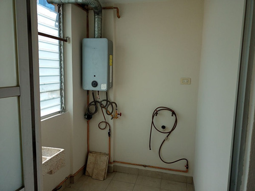 Renta Departamento Con Balcón -excelente Ubicación En La Nápoles-