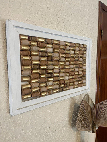 Cuadro De Madera Hecho Artesanal Con Corchos Y Telas