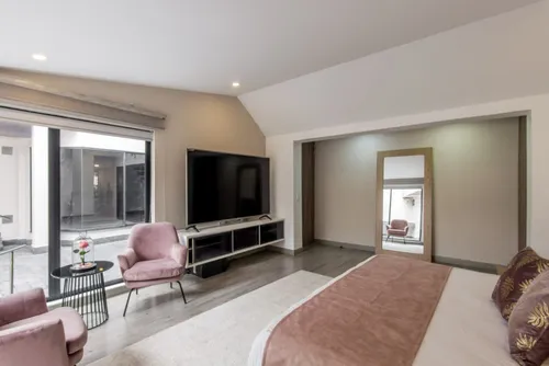 Casa En Venta En Calatrava. Cod V5907