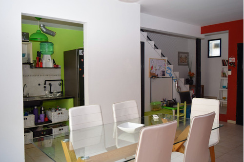 Venta. Duplex De Dos Dormit. Y Cochera. La Plata 