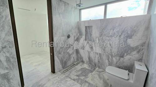 ¡¡apartamento Con Un Concepto Completamente Innovador, Amplias Panoramicas, Vista Privilegiada Y Urbanización Vip, Hermosa Sala Doble Altura! - Altamira - Luis Gomez - Mls #25-18504