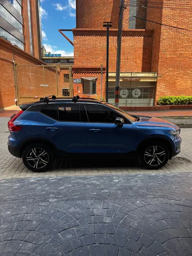Volvo XC40 2.0 T4 R-Design