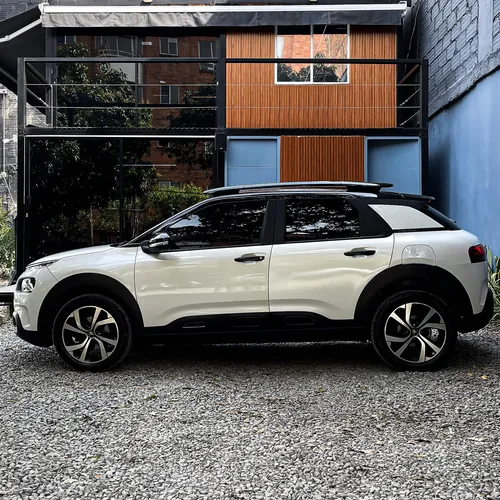 Citroën C4 Cactus 1.6 Shine Turbo Aut