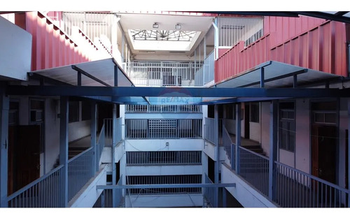 Edificio Con Anteproyecto Aprobado
