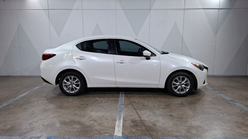Mazda Mazda 2 1.5 I TOURING SEDAN AUTO