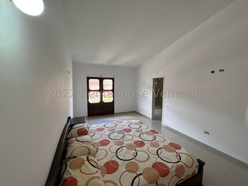 Imagen 24 de 30 de Casa En Venta, Santa Sofia, 500mts, Rah 23-9235