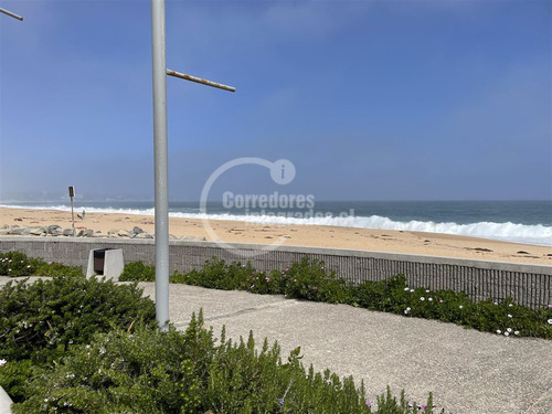 Departamento En Venta De 3 Dorm. En Algarrobo