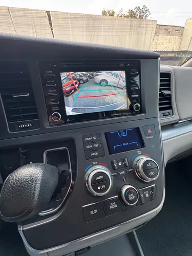 Toyota Sienna 3.5 Le At