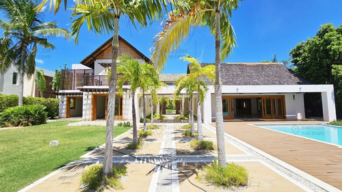 Tropical Villa De 4 Dormitorios En Venta En Punto Cyuco Cap 