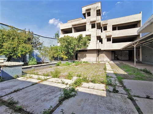 Edificio De 1,036m2 / Uso De Suelo Mixto