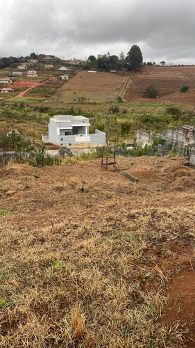 Lote/terreno 200 M2 (10x20) Na Cidade De Toledo/mg Próximo Ao Centro Da Cidade