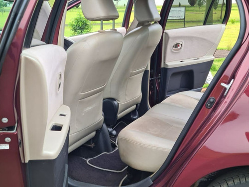 Imagen 8 de 10 de Toyota Vitz Aut