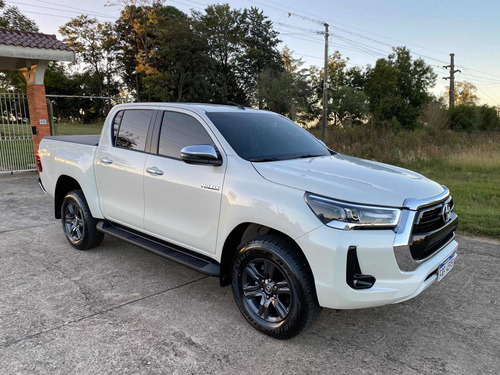 Toyota Hilux (permuto)