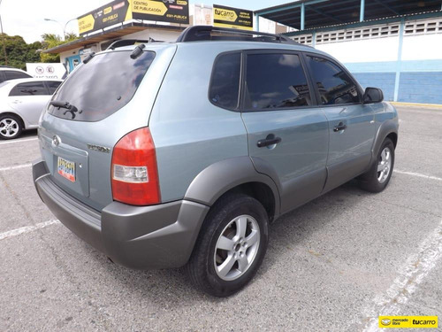 Hyundai Tucson .