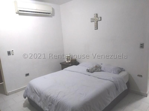 Imagen 5 de 13 de Eloisa Mejia Rentahouse Vende Townhouse En Manantial Naguanagua 22-10123