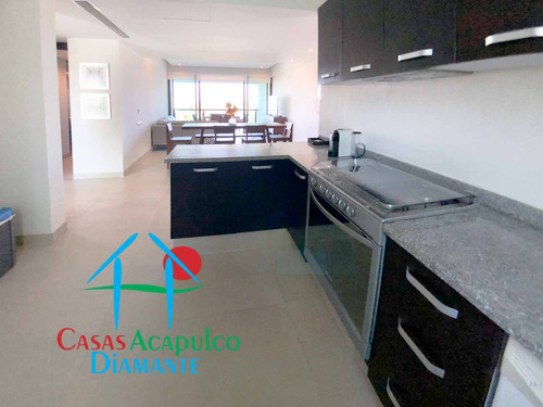 Cad La Isla Gran Caimán 604. Terraza Con Vista A Los Jardines Y Albercas