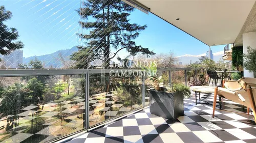Departamento En Venta De 4 Dorm. Parque Forestal En Santiago