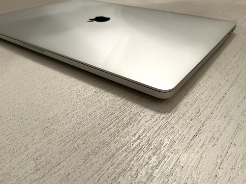 Macbook Pro A2141 - 16 Gb Ram, 1 Tb Ssd, Intel I9, Touch Bar Plateado (Usado)