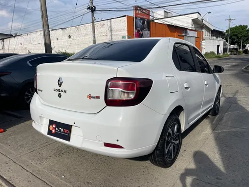 Renault Logan 1.6 Privilege / Intens