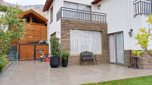 Impecable! 3 Dormitorios / 3 Baños / Piscina / Quincho
