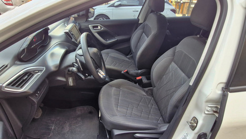 Peugeot 208 1.6 Allure Tiptronic