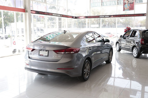 Imagen 4 de 15 de Hyundai Elantra 2018 2.0 Gls Premium At