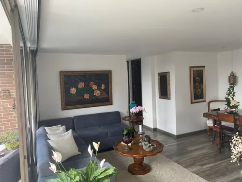 Apartamento En Venta En El Poblado, Los Balsos. Cod V12659