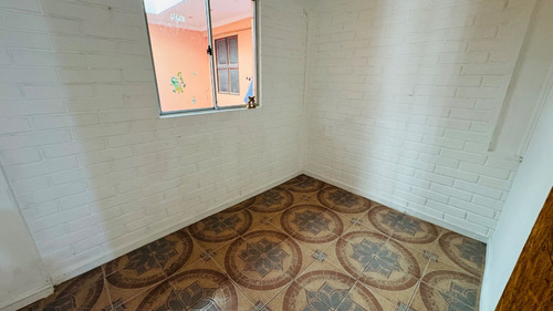 Se Vende Amplia Casa Sector Las Torres 4 Dorm Regularizada