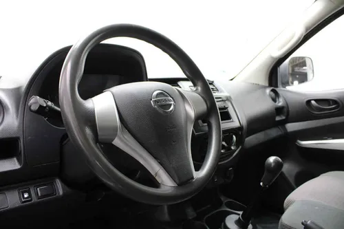 Nissan Doble Cabina Np300 2020