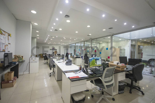 Venta Oficinas + Depósito + Cocheras - Financiación