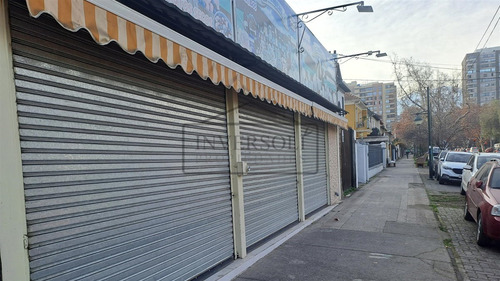 Casa En Venta De 4 Dorm. En Ñuñoa