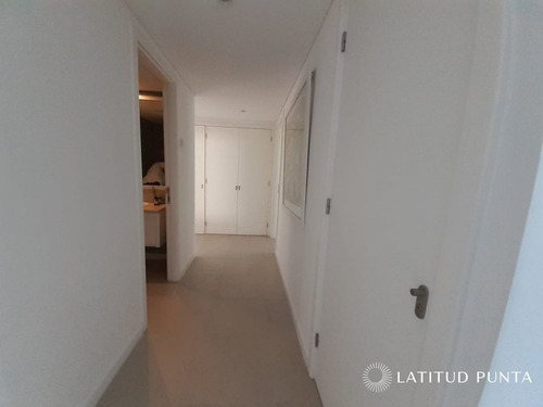 Imagen 9 de 15 de Apartamento Esquinero En Le Parc, 3 Suites Más Dependencia