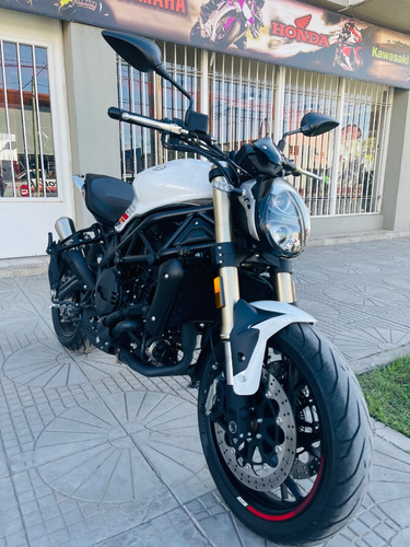 Benelli 752s Naked