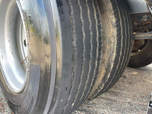 Volvo Vm 330 8x2 Com Tanque Inox Ano 20