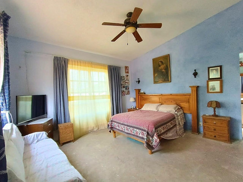 Casa De Campo En Venta En Huimilpan A 30 Min. De El Pueblito Y 35 Min. De Centro Sur, Querétaro