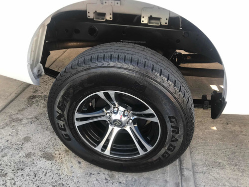Imagen 3 de 7 de Nissan Np300 2017 2.5 Pick-up Dh Pack Seg Mt