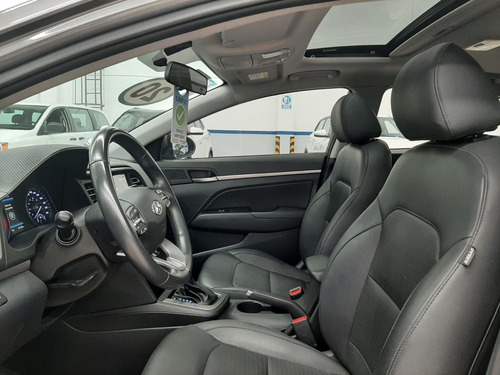 Imagen 9 de 15 de Hyundai Elantra 2020 2.0 Limited Tech Navi At