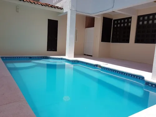 Hermosa, Grande Y Fresca Casa A Siete Minutos De La Playa