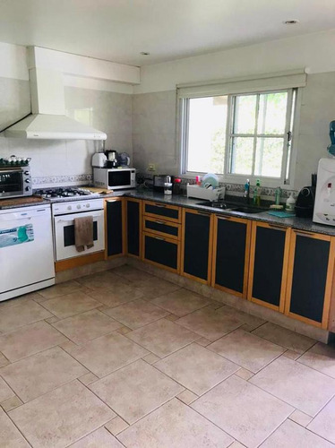Casa - Mapuche C.c Lista Para Mudarse, 4 Dormitorios, Quincho Y Pileta.