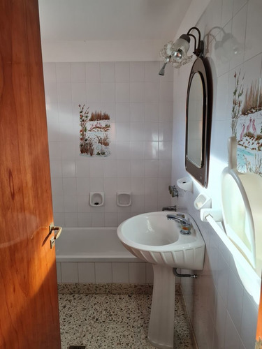Imagen 9 de 30 de Chalet Impecable Estado Y Calidad De Construcción