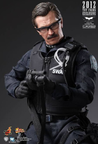 Hot Toys Jim Gordon Swat Batman Begins Dc Warner Comissário (Usado)